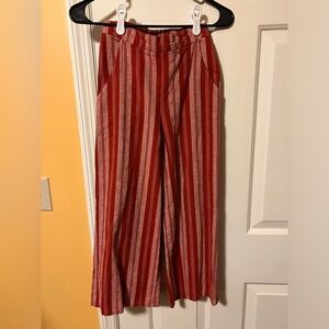 3/4 Cropped Flair legged pants. Great condition. Smoke free and animal free home
